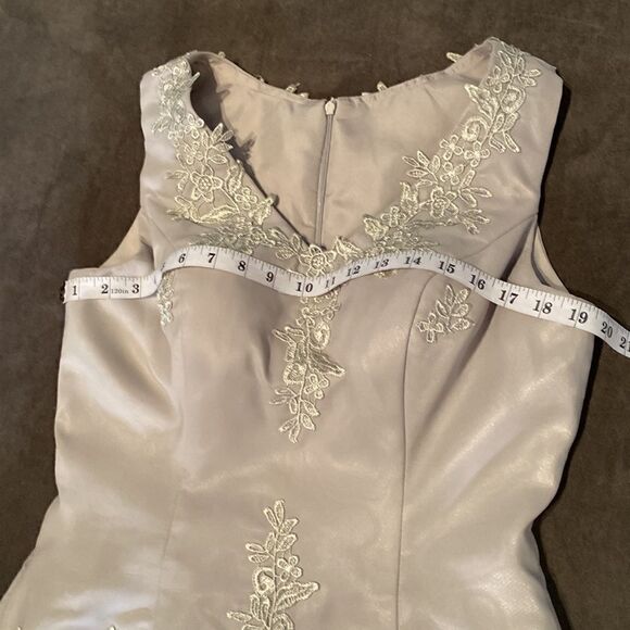 Women’s Gray Chiffon Dress Zip Back Party Mother of the Bride Size 10 **READ - Picture 7 of 10